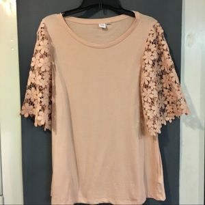 NWOT Gap pink crochet lace sleeve top